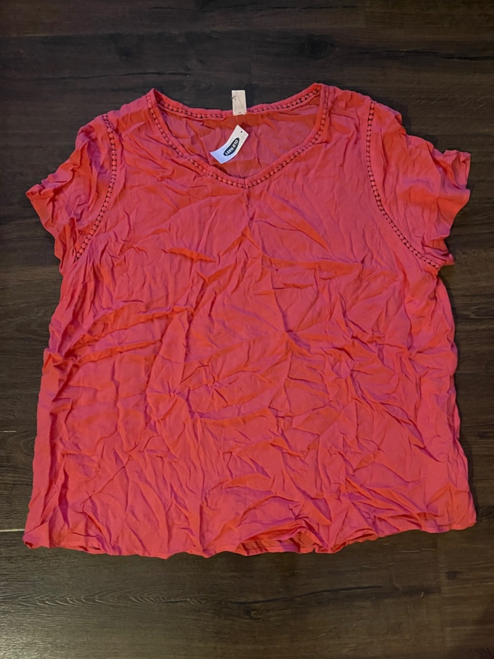 Old Navy Short Sleeve V-Neck Tee in Coral